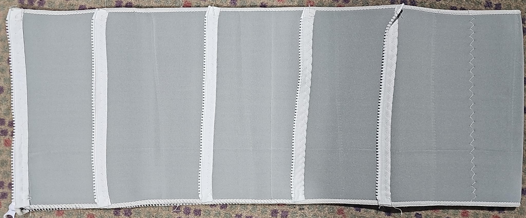 Athletic works- zipper waist trimmer belt