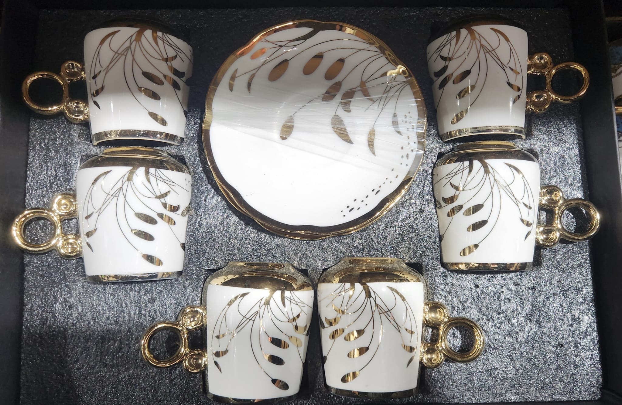 CUPS FOR TEA, COFFEE AND WATER