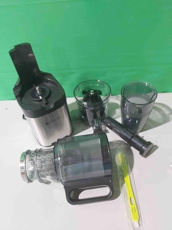 Hand-Free Cold Press Juicer - 5.2 AMZCHEF