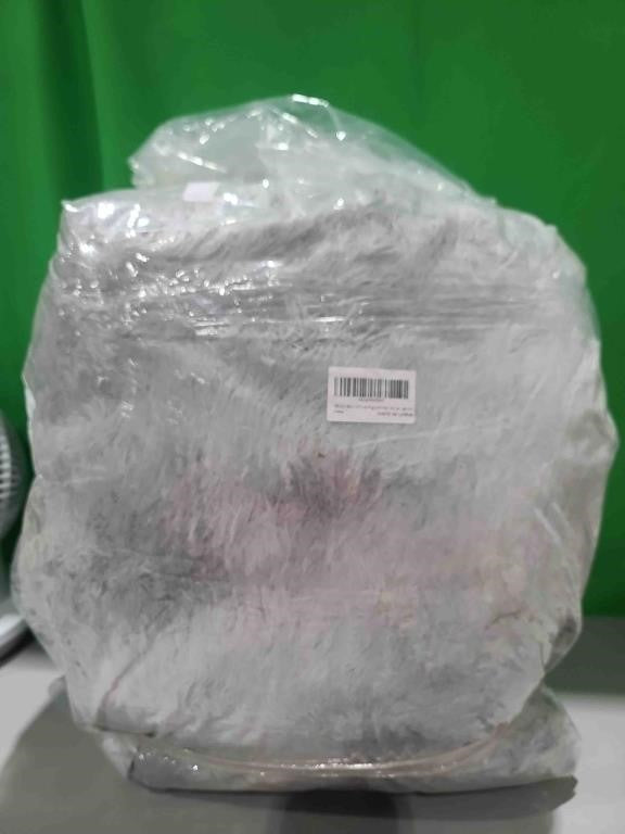 CRUGZ Grey Area Rug - 6x9 Feet