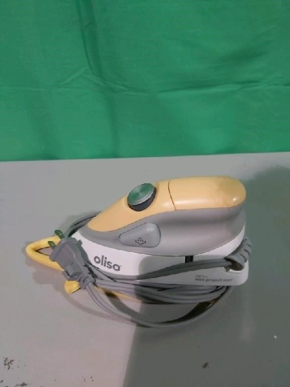 Oliso M2 Mini Project Steam Iron with Solemate-but