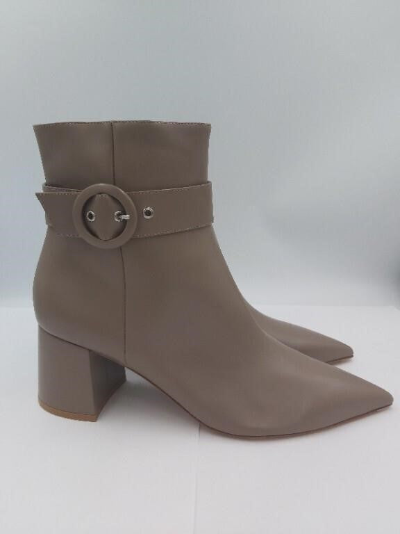 Gianvito Rossi, Womens, Leather Buckle Pointed-Toe