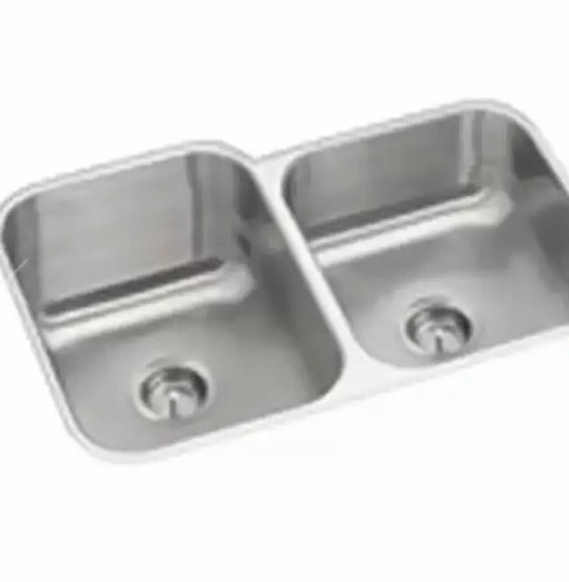 PROFLO® Plomosa 31-3/4 x 20-1/2 in. Stainless Steel Double Bowl Undermount Kitchen Sink