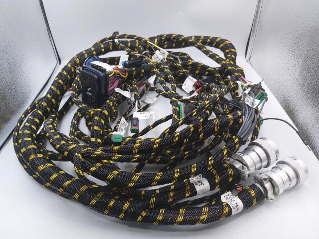 Versatile, Tracker Engine Wiring Harness, 86086819, 421020-01