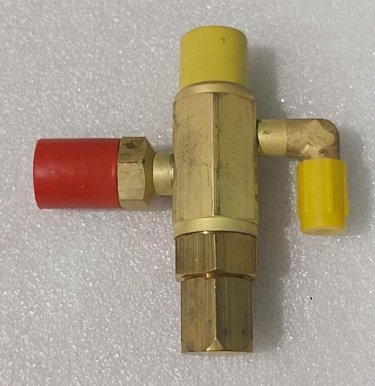 Sporlan Q Body Thermostatic Expansion Valve, 2x4 1/4 X 1/2 SAE Flate Internal Equalized, Item# 168011, Brass