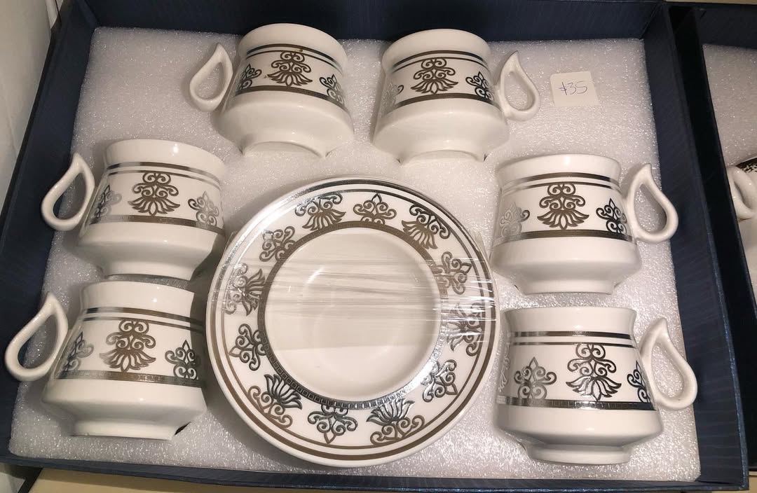 PORCELAIN TEA