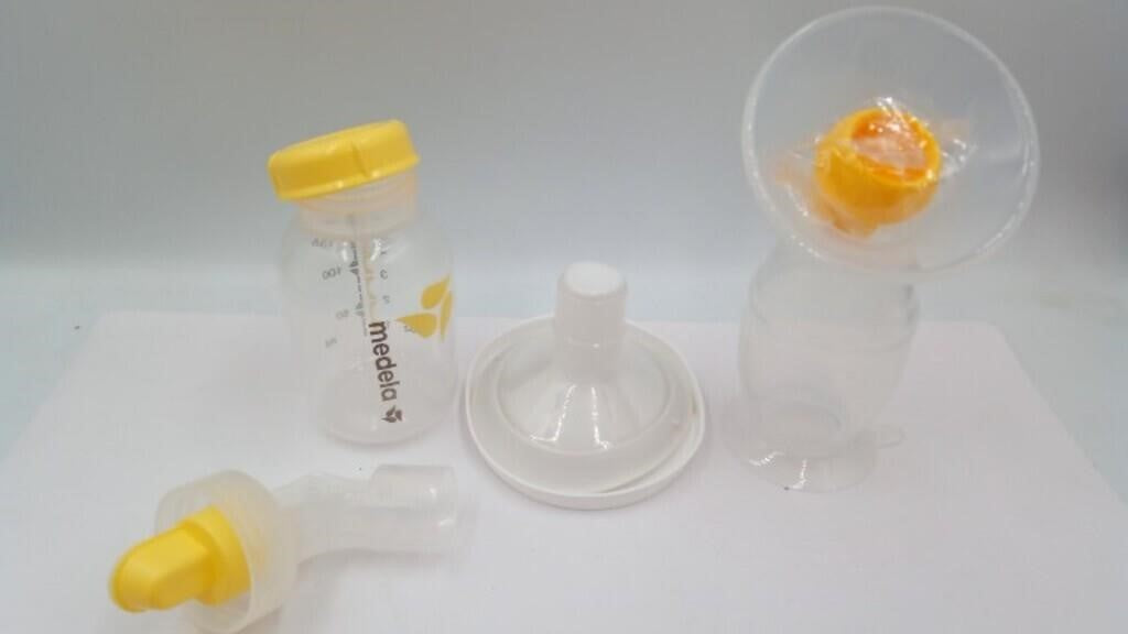 Medela Harmony Manual Breast Pump