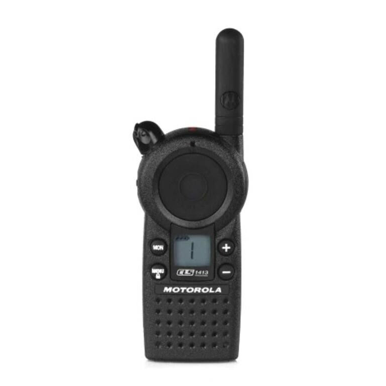 MOTOROLA CLS1413 TWO-WAY RADIO