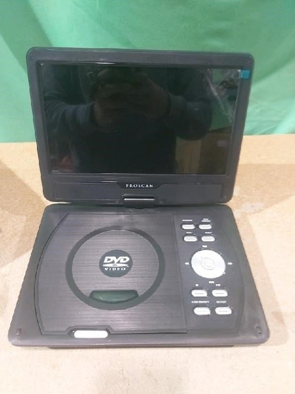 Proscan PDVD1030 10-in. Portable Swivel-S