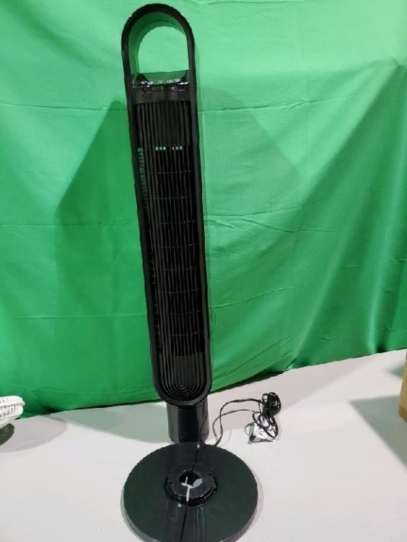 Seville Classics Oscillating Tower Fan wi